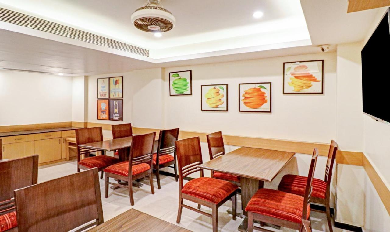 Treebo Galaxy Rooms New Delhi Ngoại thất bức ảnh